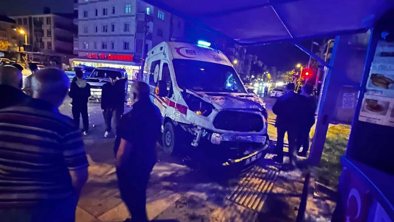 Ankara'da ambulans kazası: Yaralılar var