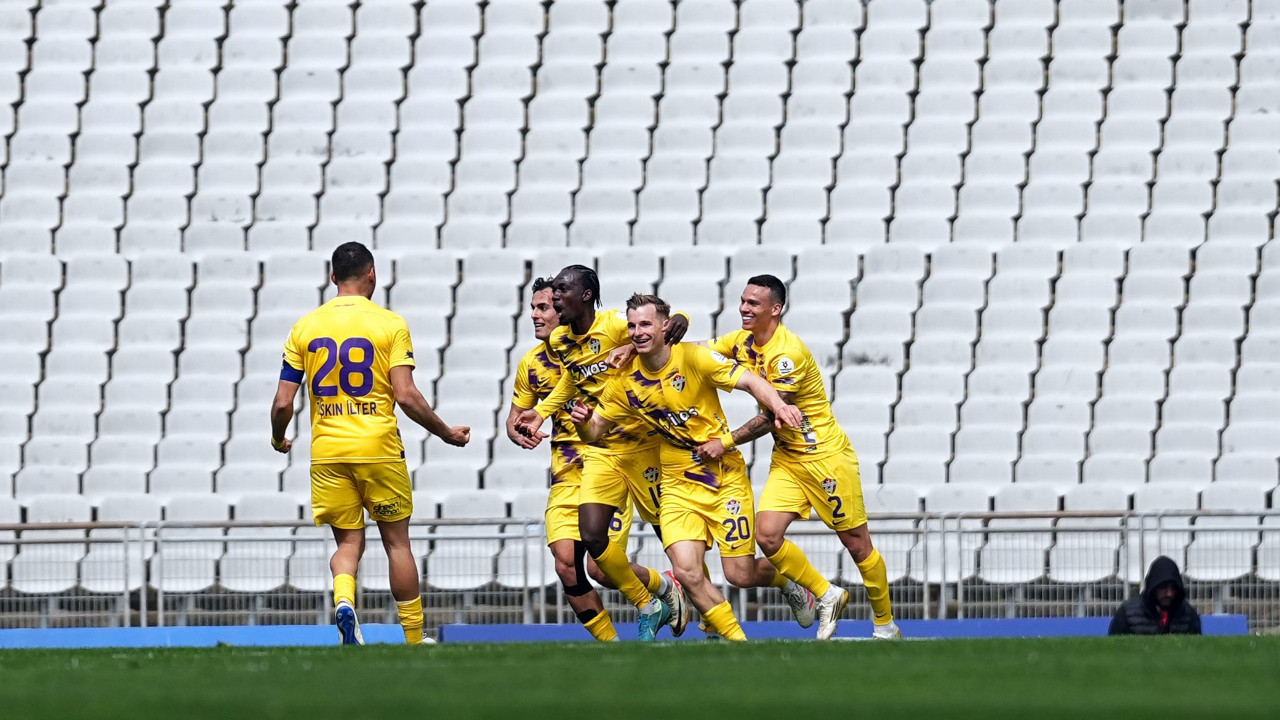 Küme düşme hattındaki Eyüpspor'dan kritik galibiyet