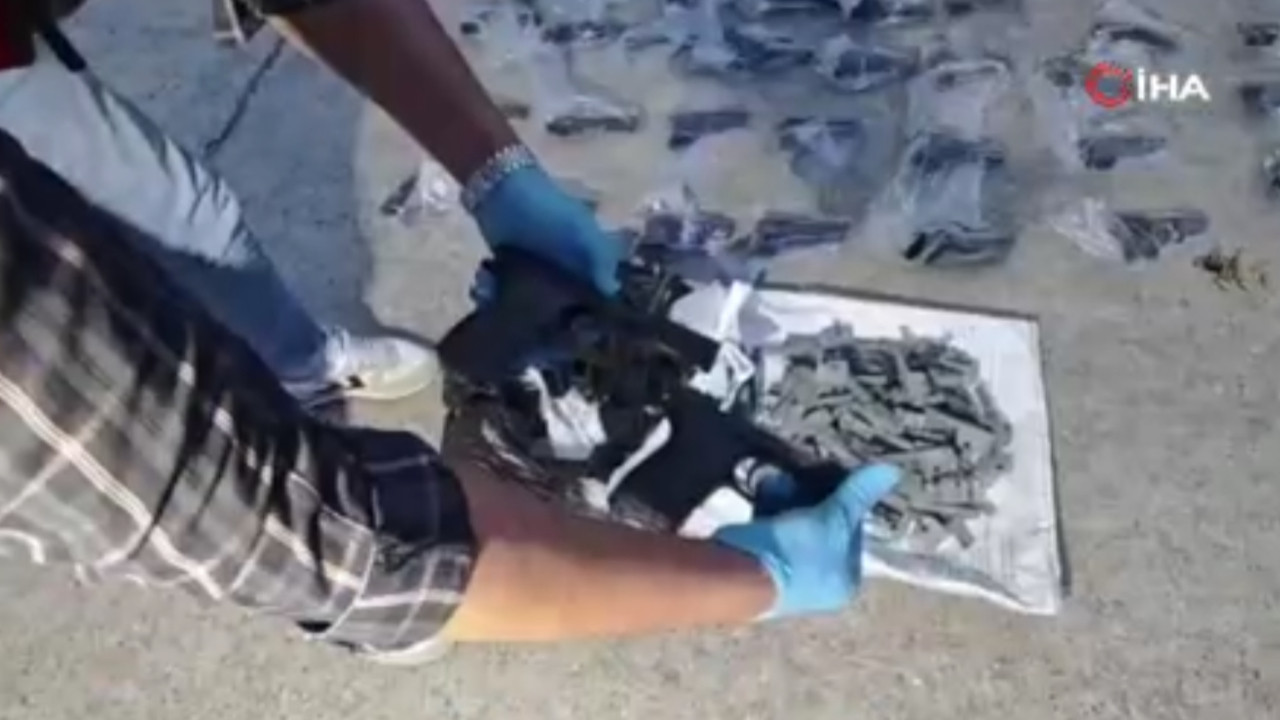 İki ilde dev operasyon! Tam bin 107 adet silah ele geçirildi