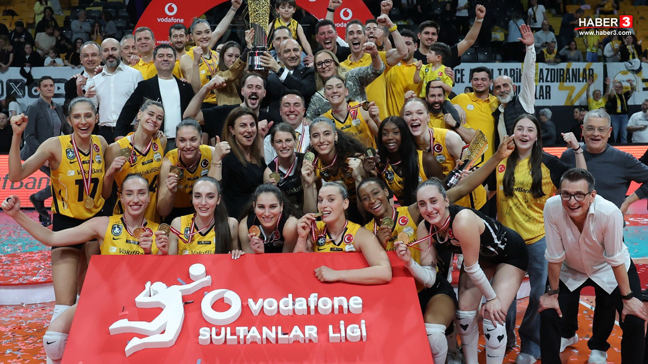 VakıfBank Sultanlar Ligi’nde Şampiyon! Fenerbahçe’yi devirerek 15. kez zirveye çıktılar