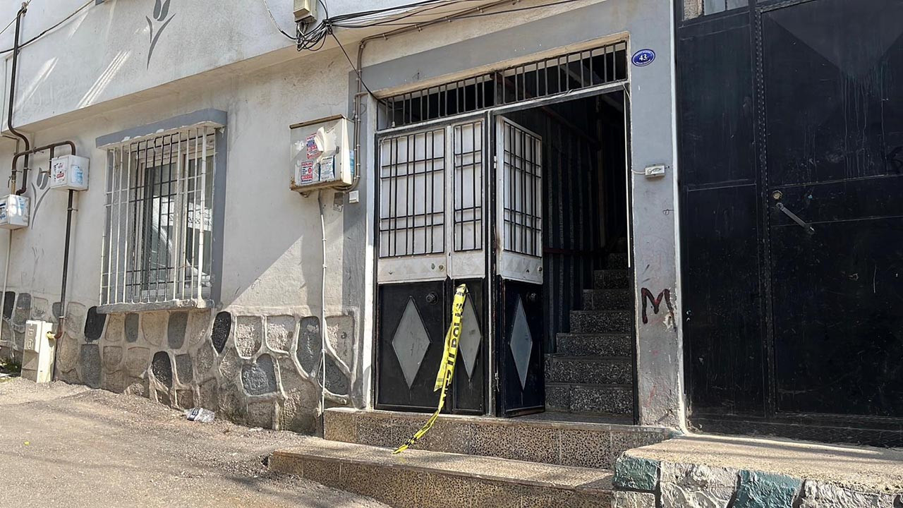 Kan donduran olay: 14 yaşındaki kız çocuğu, taciz iddiasıyla babasını öldürdü