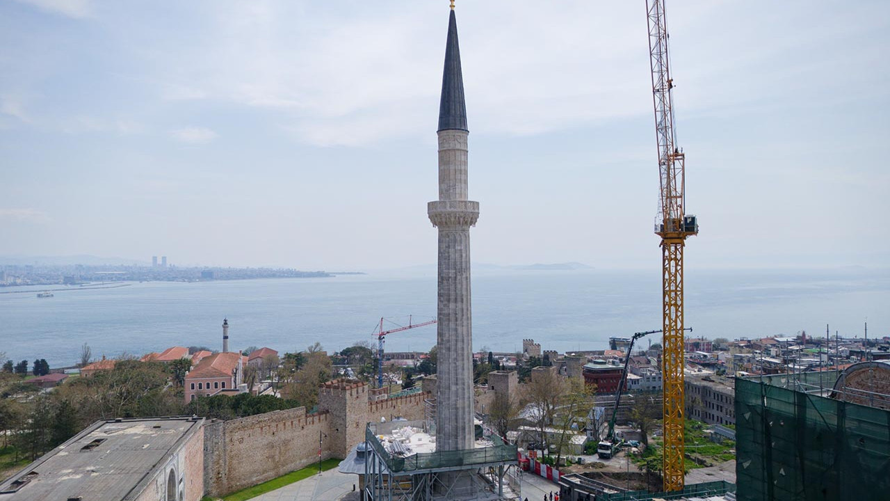 Ayasofya'nın restorasyonunda bir aşama daha tamam! 65 metrelik minare yenilendi