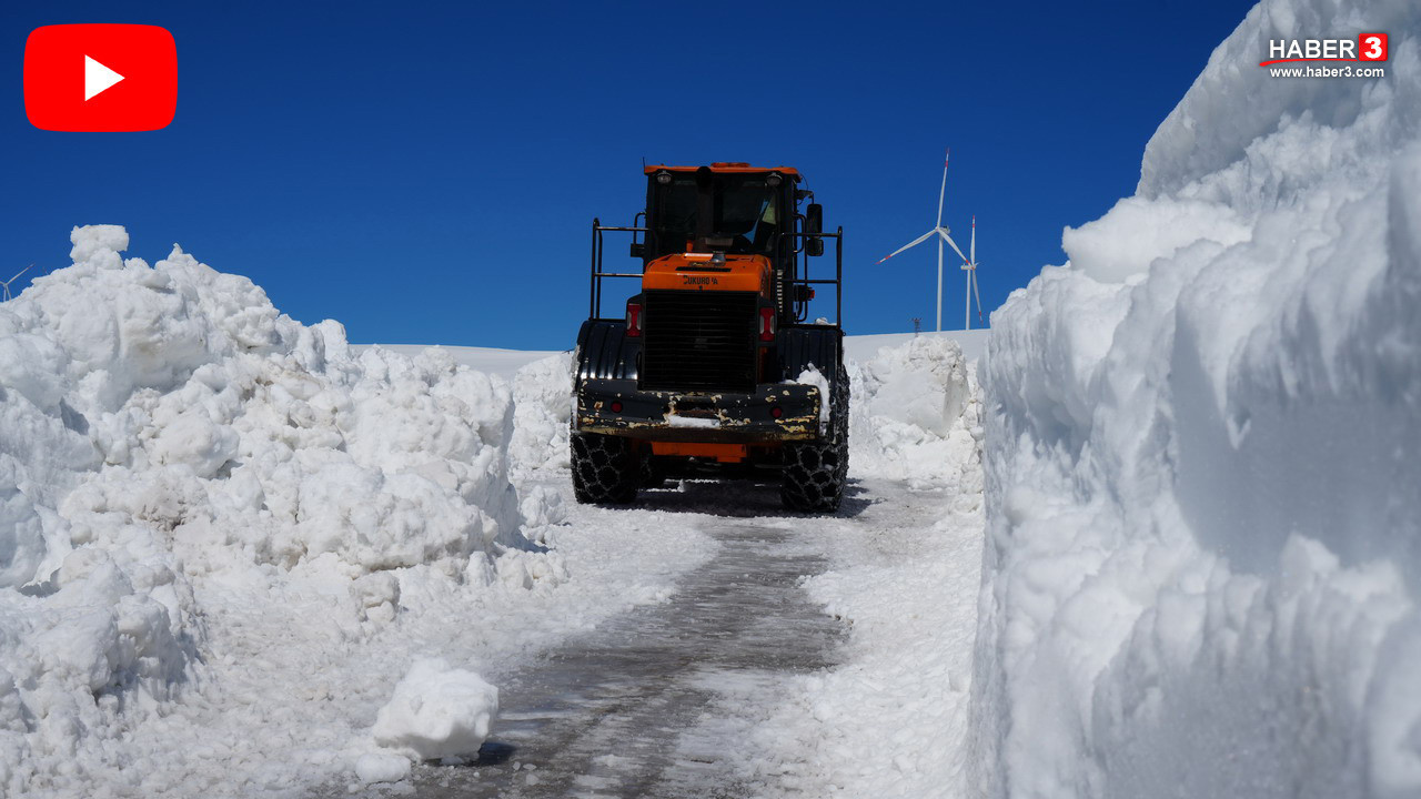 Türkiye'de bulunan dünyanın en tehlikeli yolunda metrelerce kar duvarları görenleri şoke etti