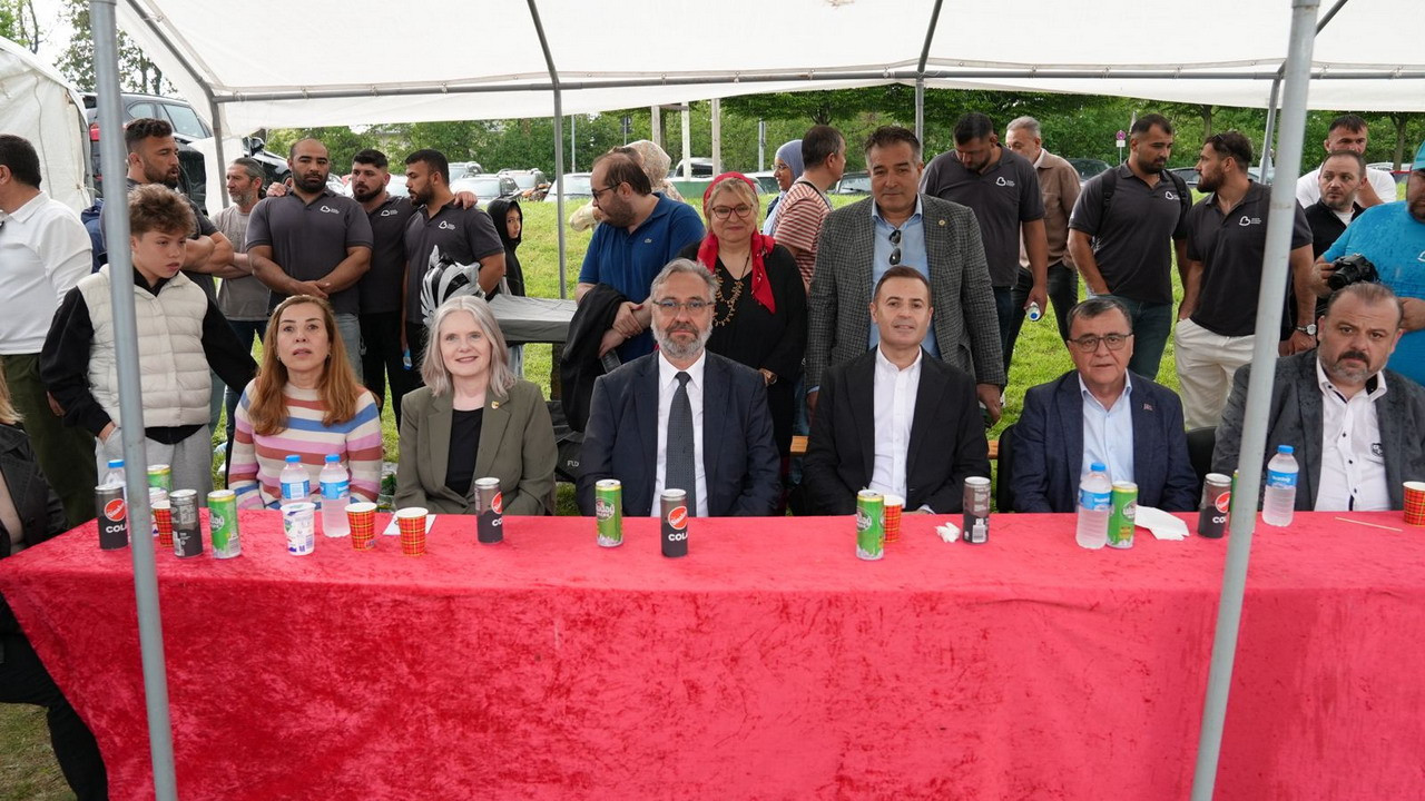 Balıkesir Büyükşehir Belediye Başkanı Ahmet Akın, Almanya’daki hemşehrileriyle hasret giderdi