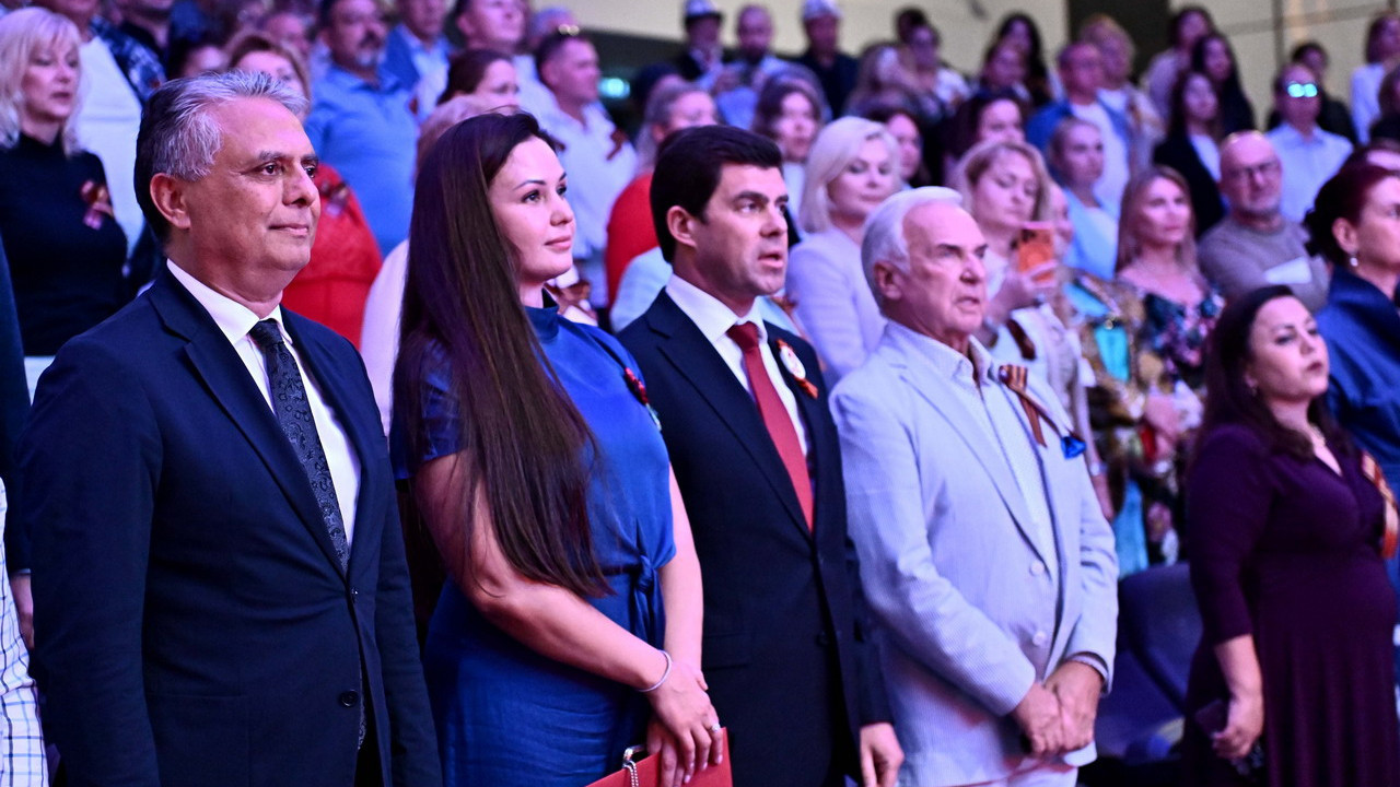 Rusların Zafer Bayramı Muratpaşa’da kutlandı