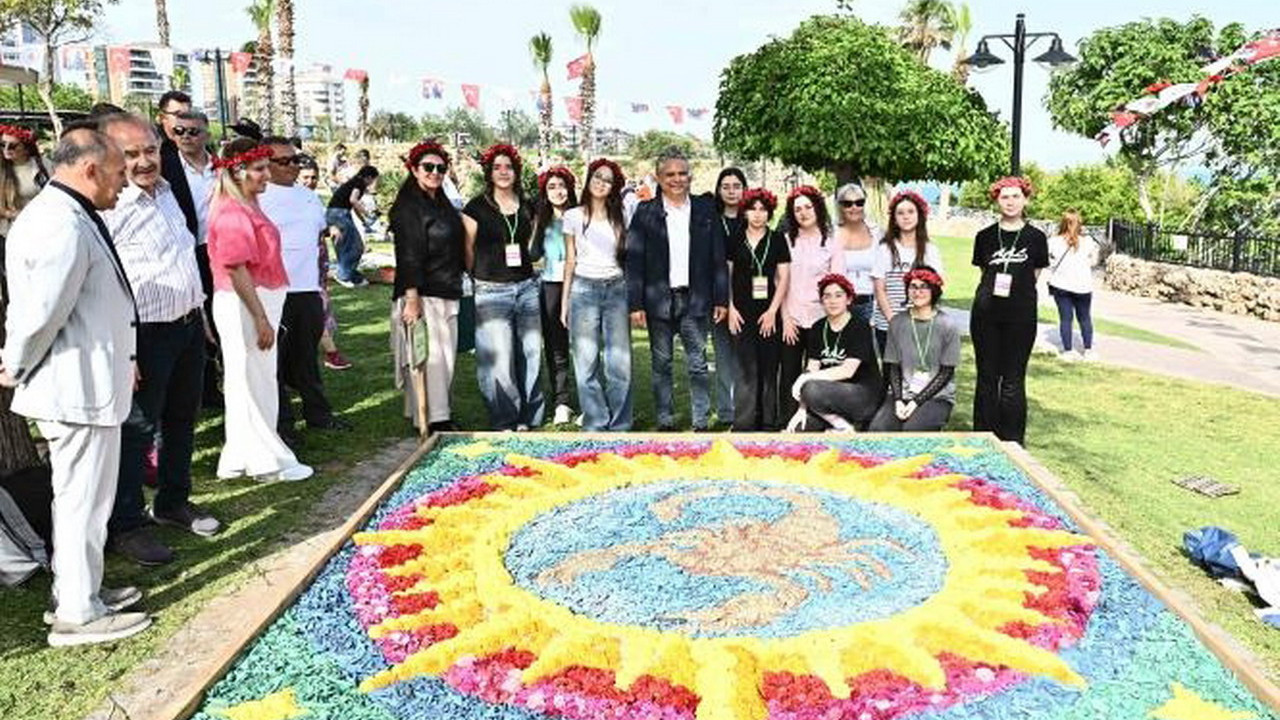 Muratpaşa'da 130 bin çiçekle renkli rekabet