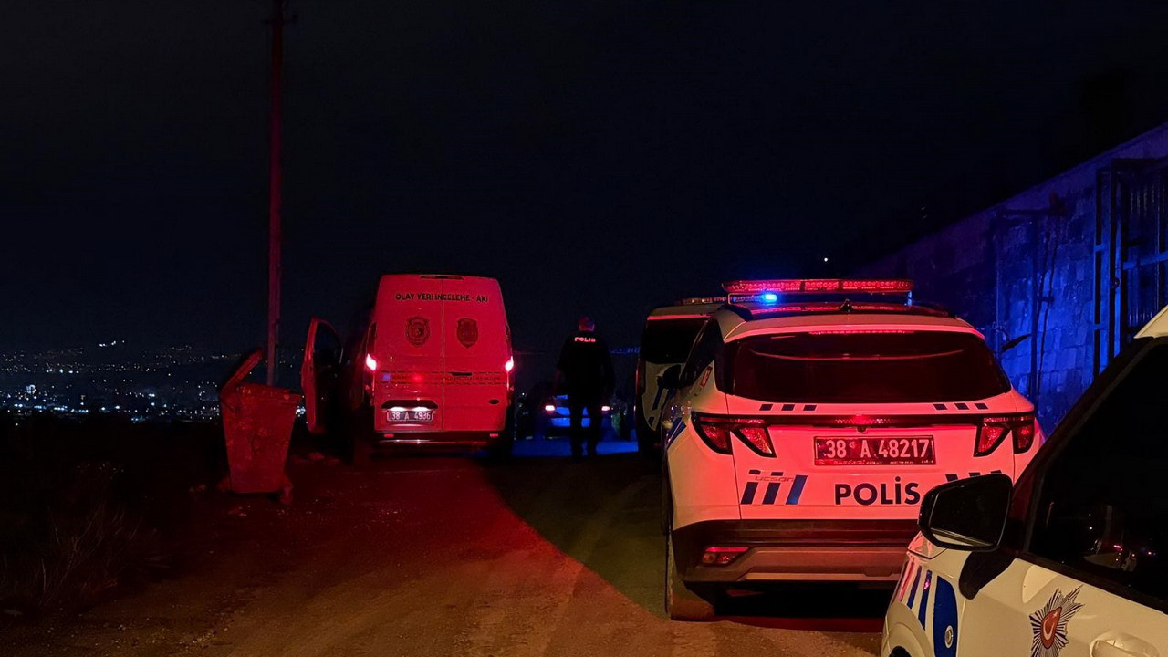 Arkadaşına mesaj atıp yaşamına son verdi!