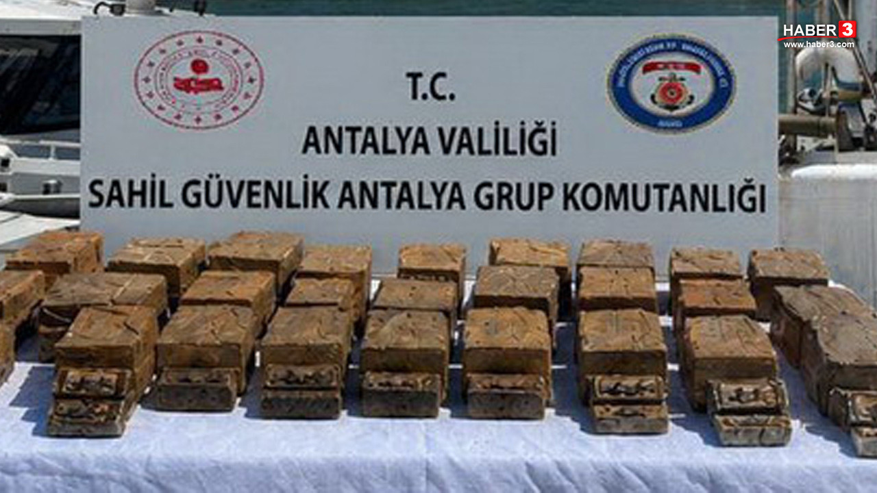Alanya sahilinde kıyıya vuran paketten kirli bir servet çıktı!