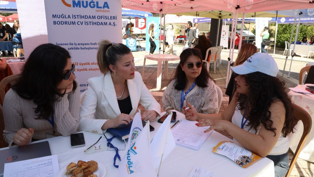 Muğla İstihdam Ofisleri Kariyer Şenliği’nde Öğrencilerle Buluştu