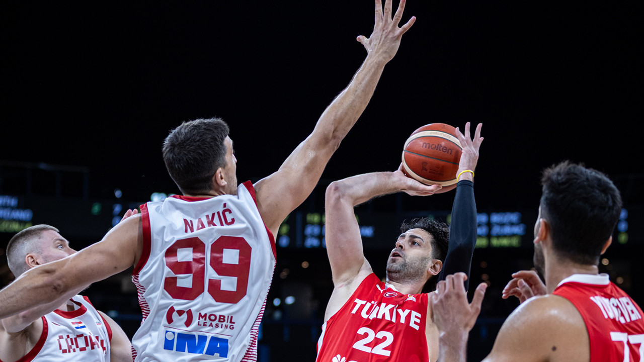 12 Dev Adam final biletini son saniyede kaybetti!