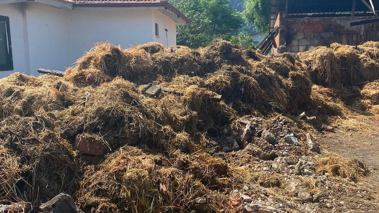Yangında 500 Balya Kül Oldu, Muğla Büyükşehir Üreticinin Yardımına Koştu