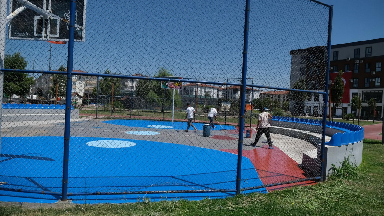 Altıeylül’de parklara güvenli ve modern dokunuş