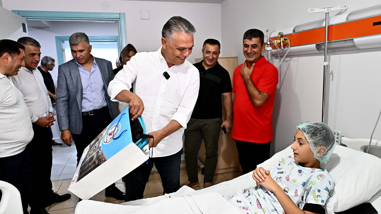 Muratpaşa Belediye Başkanı Uysal’dan sünnet olan çocuklara ziyaret