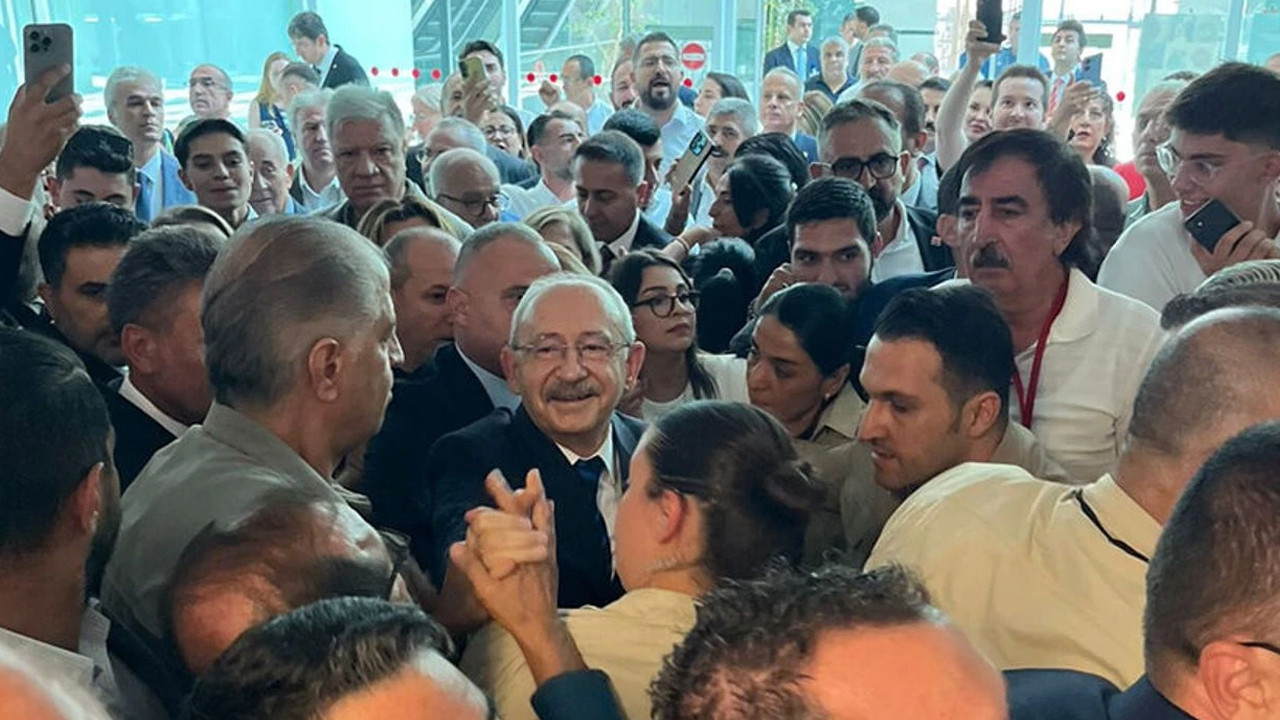 Kemal Kılıçdaroğlu'na İzmir'de coşkulu karşılama