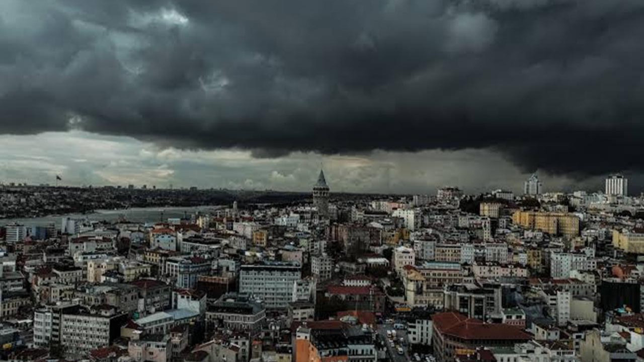 İstanbul'da sonbahar provası: Sağanak yağış geliyor!