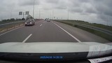 Duble yolda tam gaz ters yön canavarı kamerada!