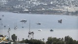 Sağanak yağışlar tatil cennetini vurdu; denizin rengi değişti!