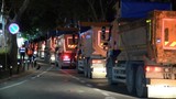 İstanbul'da gece boyunca hummalı çalışma: Kamyonların biri geldi biri gitti