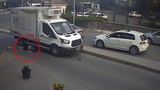 İstanbul'da korkunç kaza: Kamyonet aşlı kadını ezip geçti!