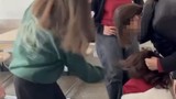 Liseli Elif tam 7 sınıf arkadaşının ortasında kabusu yaşadı!