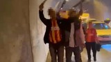 Taraftar mısınız, eşkıya mı ? Eli döner bıçaklı şampiyonluk kutlaması rezaleti!