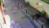 İstanbul'da fenalaşarak yola düşen kişinin korkunç ölümü kamerada!