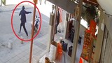 Market önünde silahlı saldırı kamerada