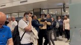 Türkiye'nin ünlü restoran zincirinin patronu havalimanında yolcuyla tartıştı