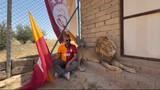 Galatasaraylı taraftar, şampiyonluğu gerçek aslanlarıyla kutladı
