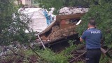 Malatya'da tek katlı ev çöktü: Yaralılar var