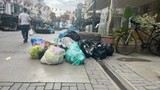 İzmir'deki grevde 3. gün: Şehrin dört bir yanından çöp yığınları yükseliyor!