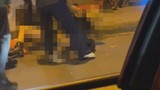 İstanbul'un göbeğinde 3 kadın yumruk yumruğa birbirine girdi!