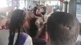 Taciz iddiası otobüsü karıştırdı, tekme tokat kavga ettiler