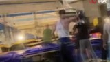 Esenyurt bildiğiniz gibi: Pazarı savaş yerine döndü, kasalar, soplar havada uçuştu!