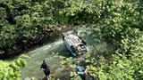Kahreden kaza... Dereye uçan araçta can verdiler