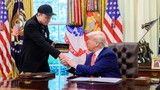 Donald Trump, Elon Musk ile ipleri kopardı!