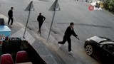 İstanbul'da dehşet! Sinsice araca yaklaşıp çapraz ateşe tuttular