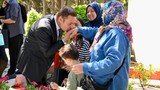 Balıkesir Büyükşehir Belediye Başkanı Akın ile gaziler ve şehit aileleri yalnız değil