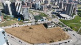Tarlalar milyon dolarlık lüks gökdelenlerin arasındaki kaldı; kimisi de AVM oldu!