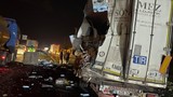 Otoyolda facia kıl payı atılatı: Yolcu otobüsü ile TIR çarpıştı, yaralılar var