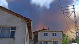 Önce Bursa şimdi de Sakarya... Alevlerin yaklaştığı 2 mahalle boşaltıldı