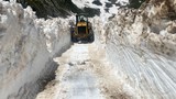 Yeşil cennete yaz gelmedi: Hala her yerde kar var!