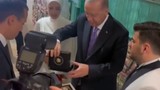 Erdoğan, eski bakanın kızının düğününde hediye seçimini damada bıraktı