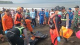 Ünlü tatil cenneti Bali'ye giden feribot sulara gömüldü