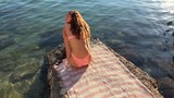 Türkiye'nin tescilli güzeli tatil pozlarıyla ortalığı karıştırdı