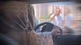 Makas attığını iddia ettiği kadın şoföre kabusu yaşattı!