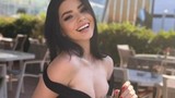 Merve Boluğur tatilde! Havuz pozuna yorum yağdı