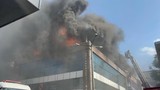 Bursa'da korkutan yangın: İtfaiye ekiplerine saldırdılar!