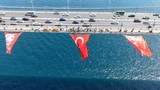 15 Temmuz Şehitler Köprüsü'ne Türk bayrağı asıldı