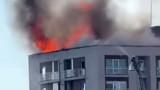 İstanbul'da 15 katlı apartmanda yangın paniği!